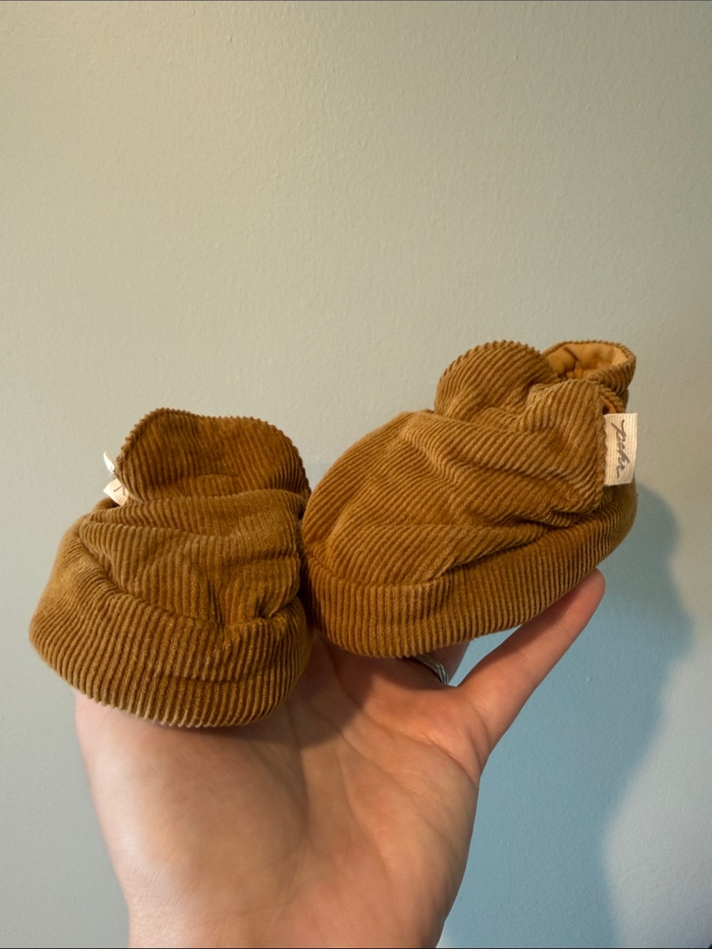 Pehr 12-18m Corduroy Baby Booties in Brown ochre NWOT